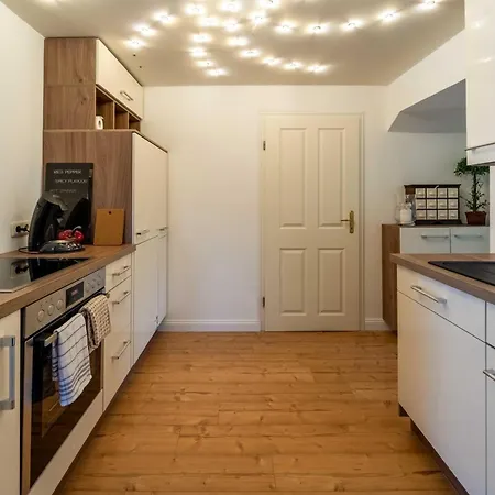 Seeblick-dachgeschoss In Historischer Zentral 4 Pax Lägenhet *