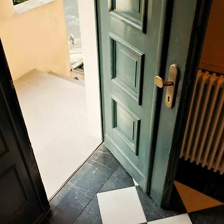 Seeblick-dachgeschoss In Historischer Zentral 4 Pax Lägenhet