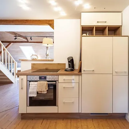 Lägenhet Seeblick-dachgeschoss In Historischer Zentral 4 Pax