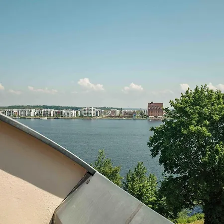 Apartment Seeblick-dachgeschoss In Historischer Zentral 4 Pax Schwerin (Mecklenburg-Vorpommern)