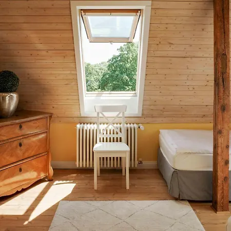 Seeblick-dachgeschoss In Historischer Zentral 4 Pax * Schwerin (Mecklenburg-Vorpommern)