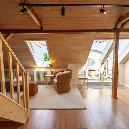 Seeblick-dachgeschoss In Historischer Zentral 4 Pax Apartment