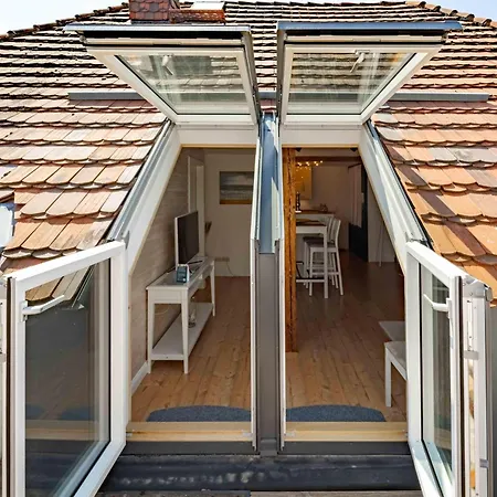 Lägenhet Seeblick-dachgeschoss In Historischer Zentral 4 Pax *