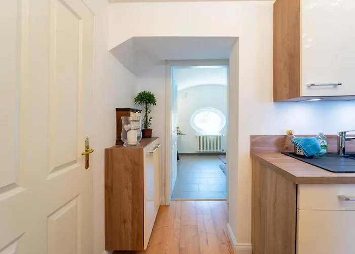 Apartman Seeblick-dachgeschoss In Historischer Zentral 4 Pax Schwerin