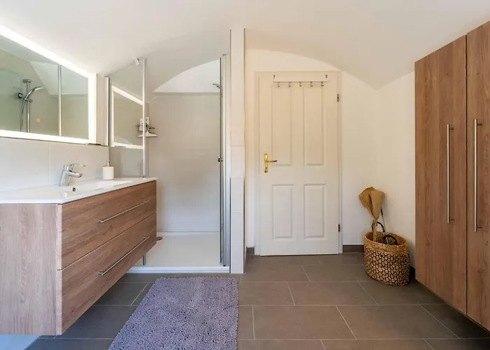 Seeblick-dachgeschoss In Historischer Zentral 4 Pax Apartman