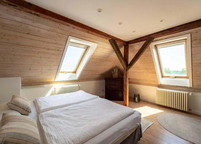 Seeblick-dachgeschoss In Historischer Zentral 4 Pax Apartman