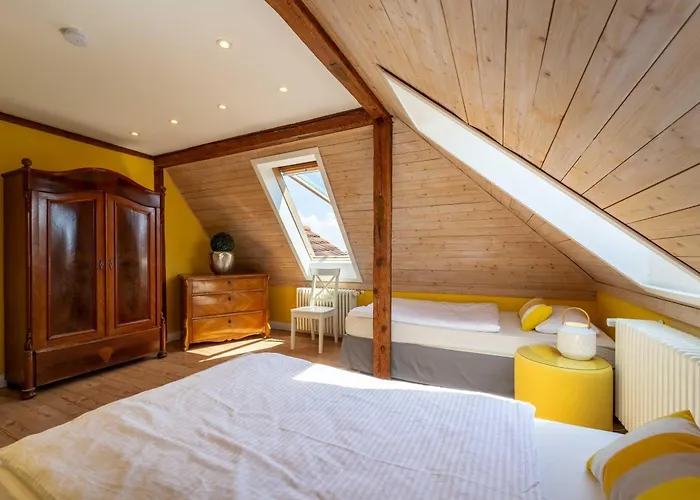 Apartment Seeblick-dachgeschoss In Historischer Zentral 4 Pax Schwerin (Mecklenburg-Vorpommern)