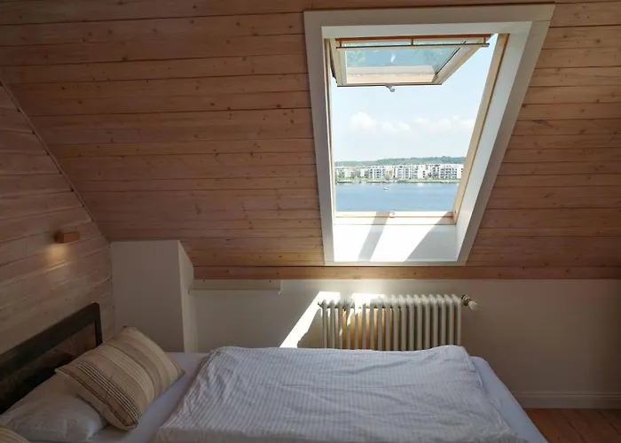 Seeblick-dachgeschoss In Historischer Zentral 4 Pax Apartment