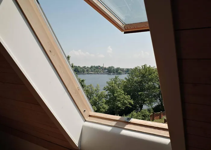 Apartment Seeblick-dachgeschoss In Historischer Zentral 4 Pax Schwerin (Mecklenburg-Vorpommern)