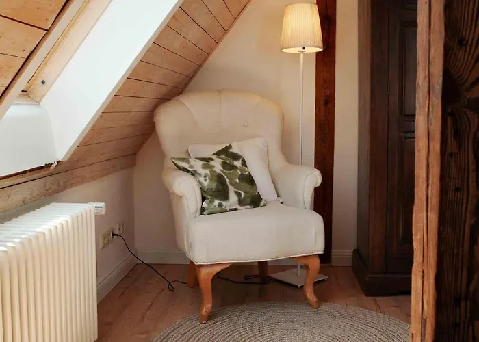 Seeblick-dachgeschoss In Historischer Zentral 4 Pax